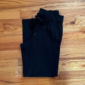 Lululemon Black Luxtreme On the Fly Pant!